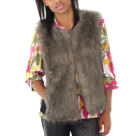 Style & Co. Jackets & Blazers - Style & CO Knit & Faux Fur Vest